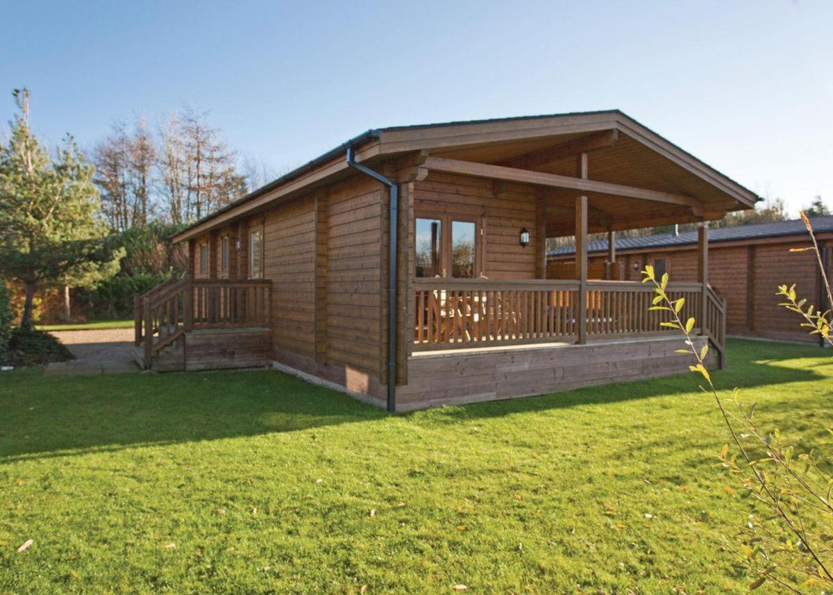 Dacre Lakeside Park Hotel Brandesburton Exterior photo