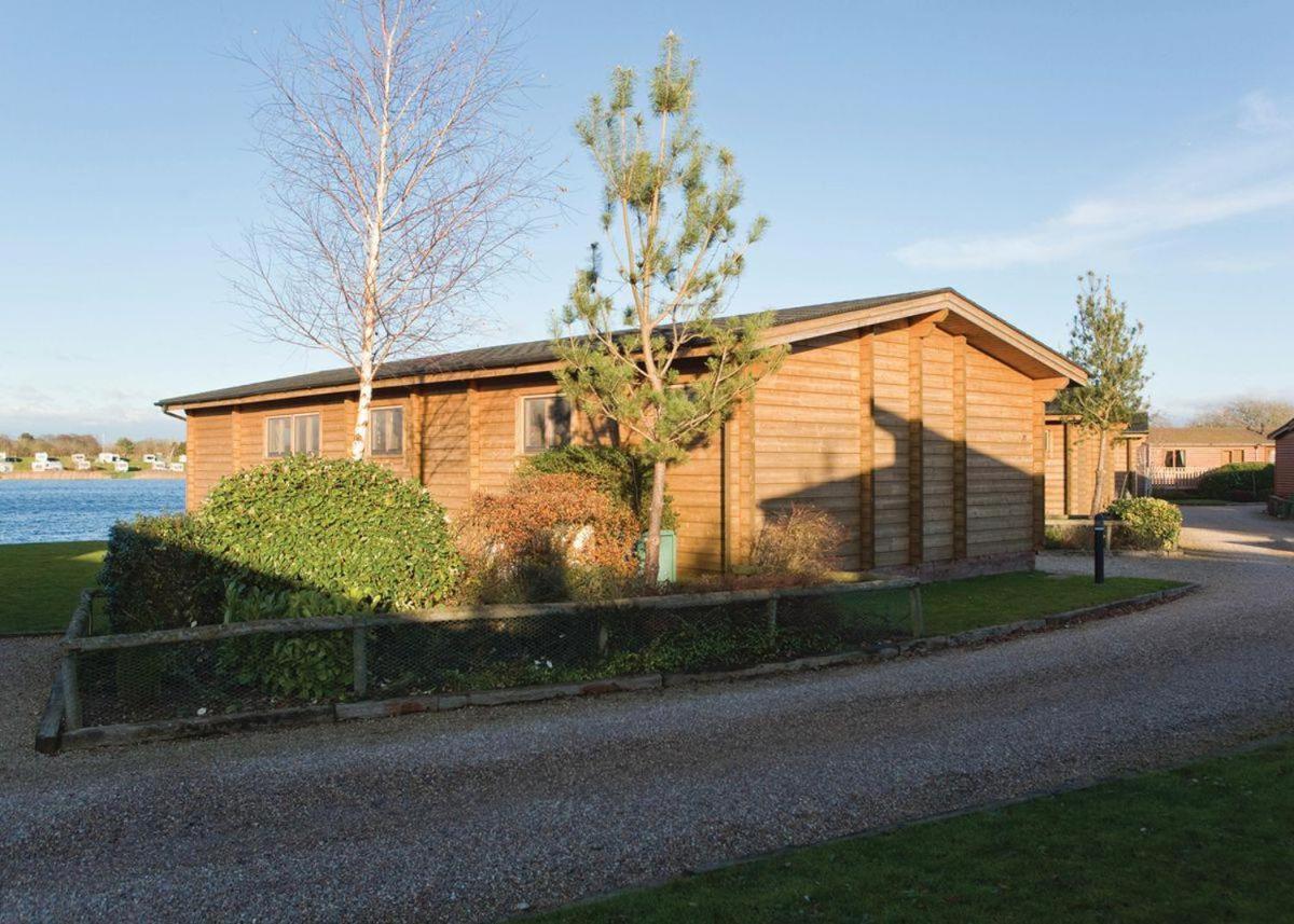 Dacre Lakeside Park Hotel Brandesburton Exterior photo