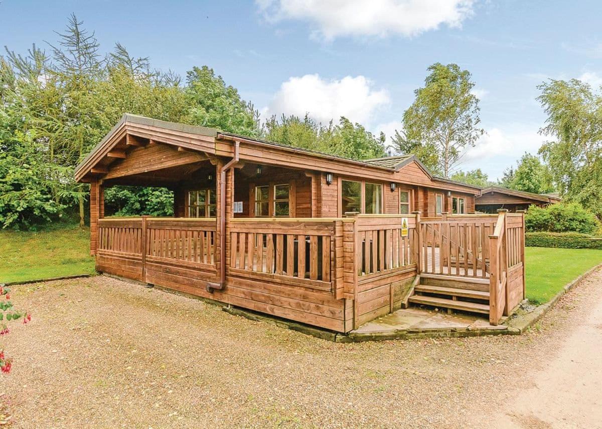 Dacre Lakeside Park Hotel Brandesburton Exterior photo