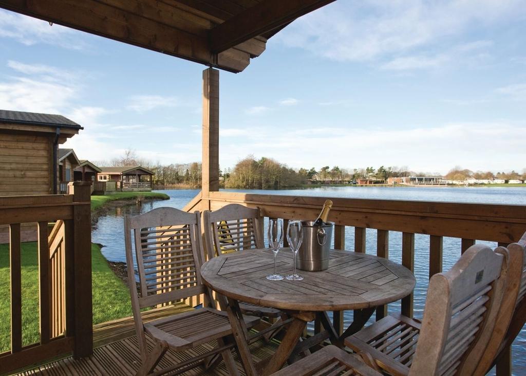 Dacre Lakeside Park Hotel Brandesburton Exterior photo
