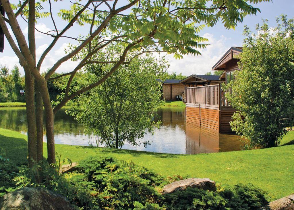 Dacre Lakeside Park Hotel Brandesburton Exterior photo