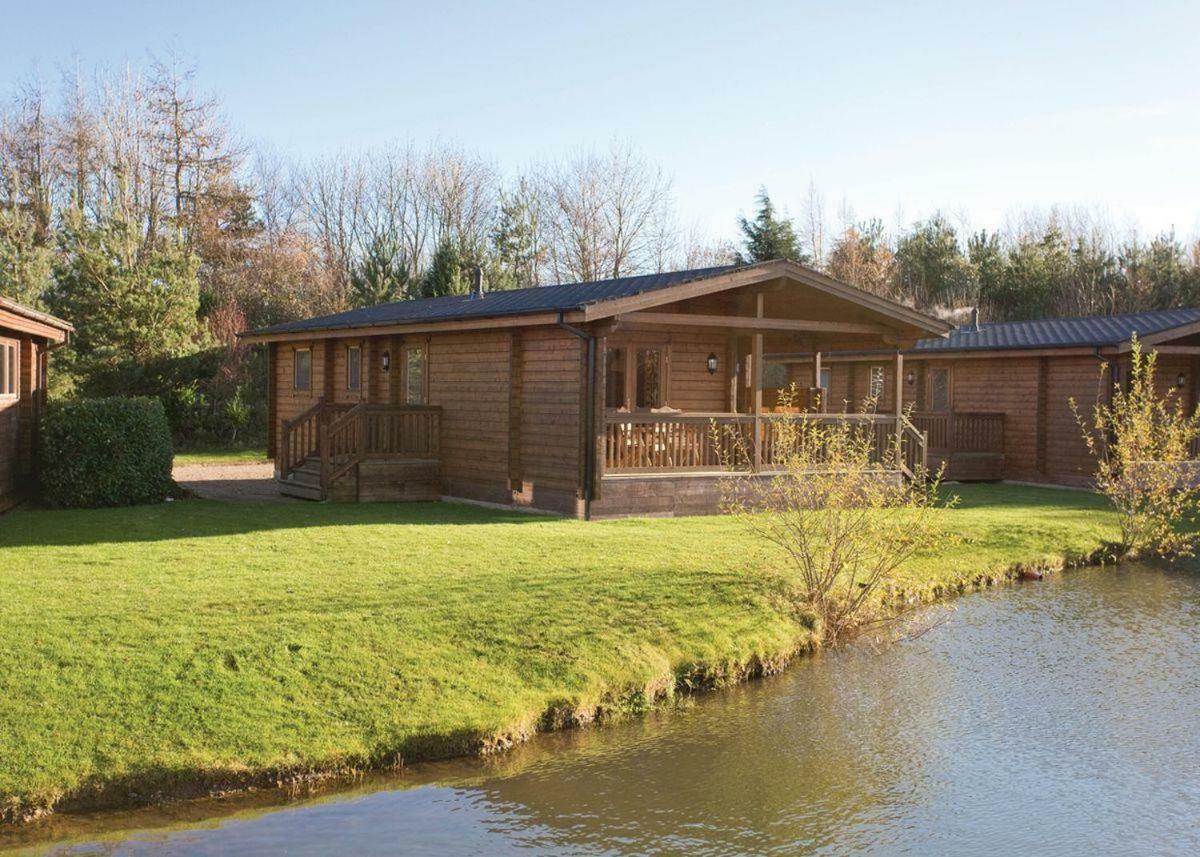 Dacre Lakeside Park Hotel Brandesburton Exterior photo